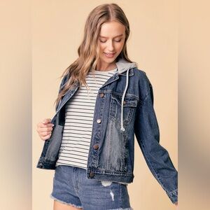 Doe & Rae Women’s Washed Denim Jacket With Hood Size Small Jean Jacket